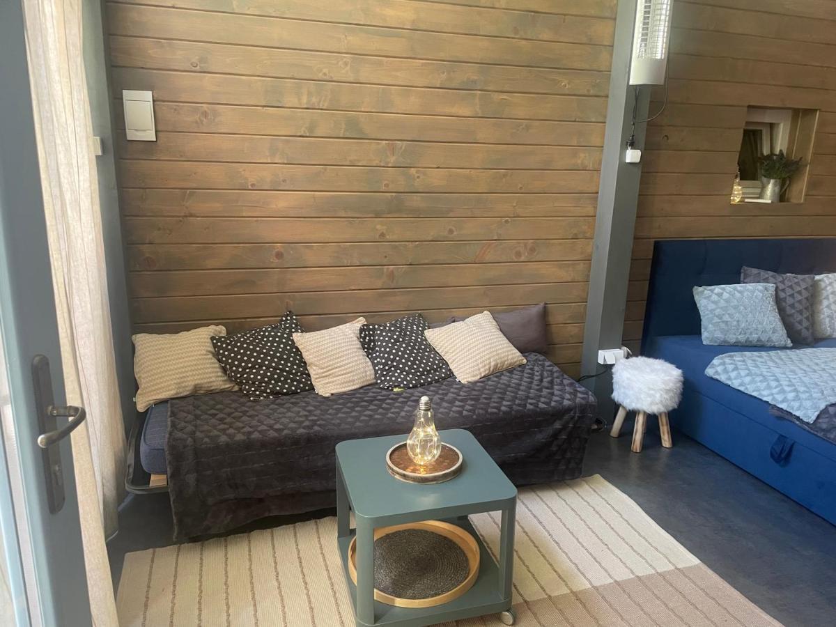 Monpe Apartmanik S Atmosferou Komárno エクステリア 写真