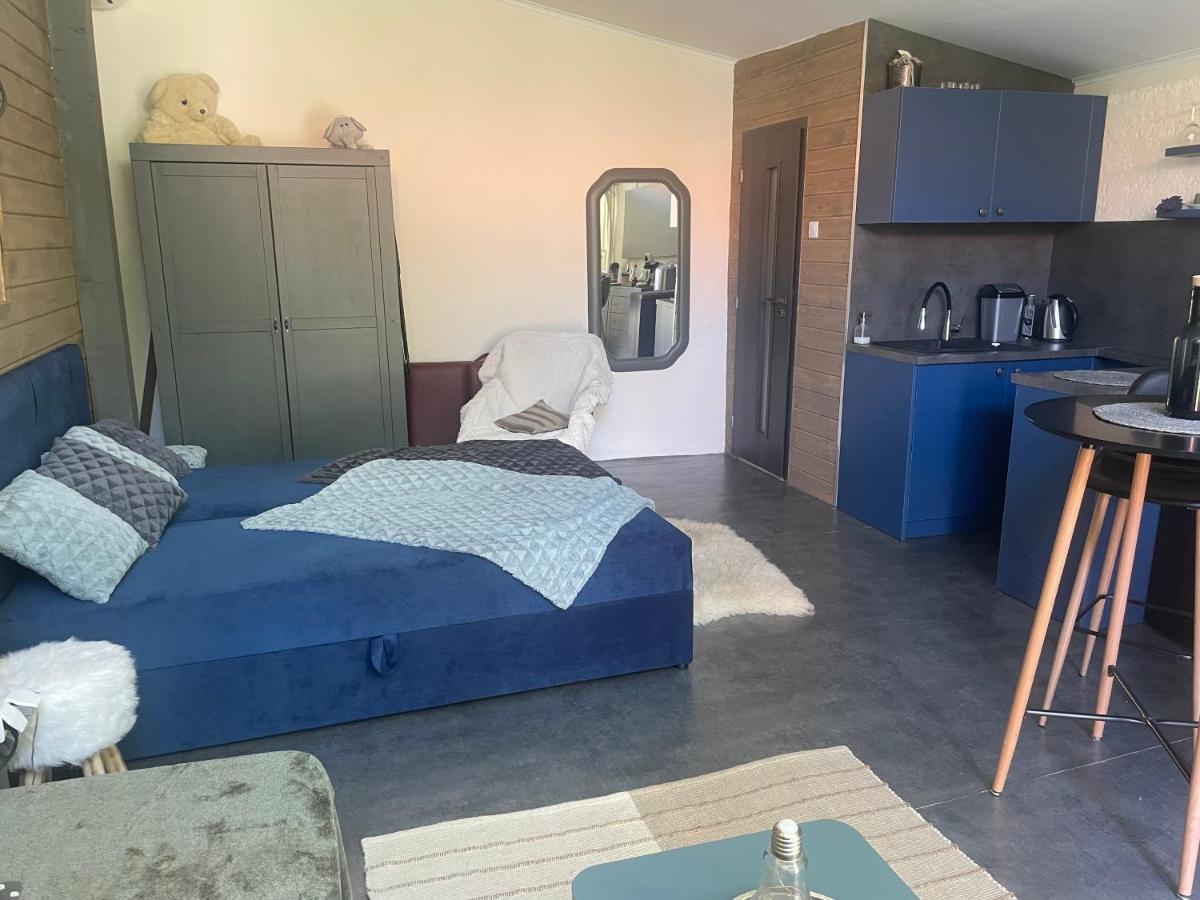 Monpe Apartmanik S Atmosferou Komárno エクステリア 写真