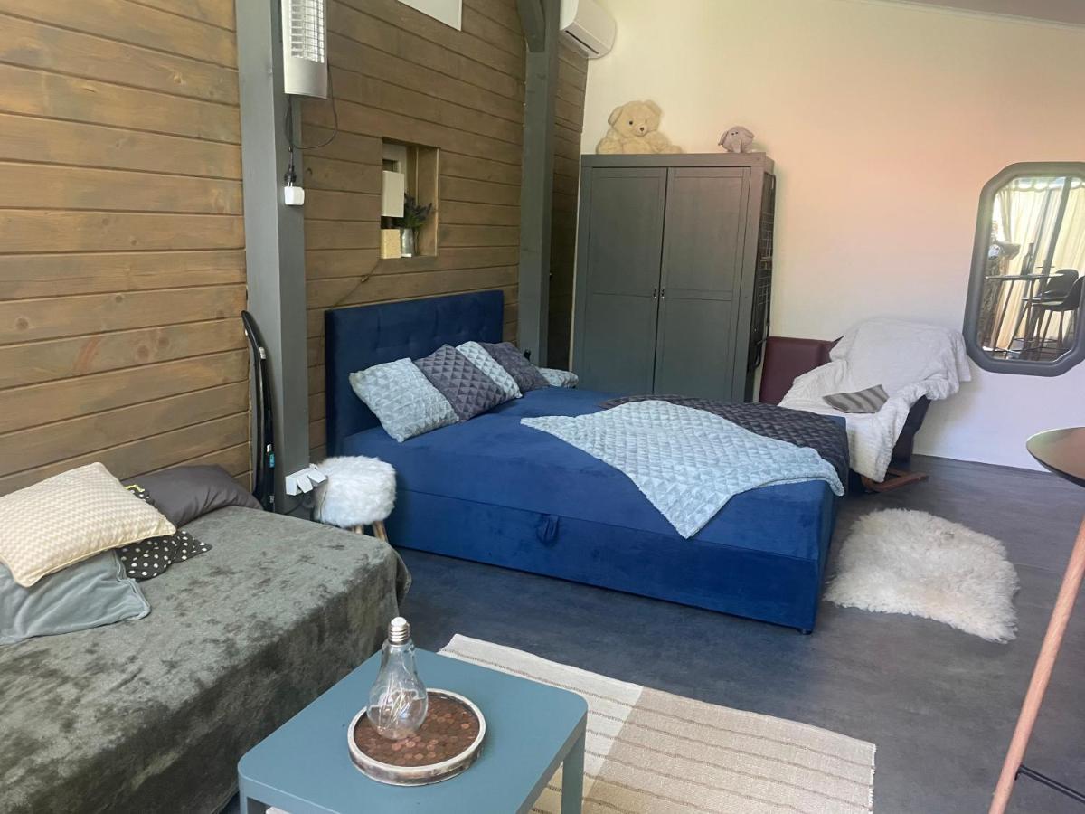 Monpe Apartmanik S Atmosferou Komárno エクステリア 写真