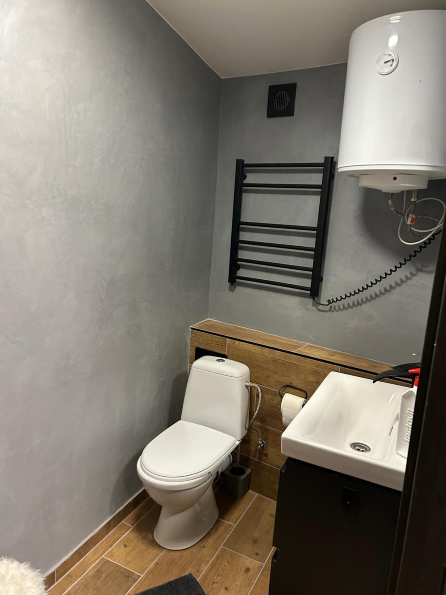 Monpe Apartmanik S Atmosferou Komárno エクステリア 写真